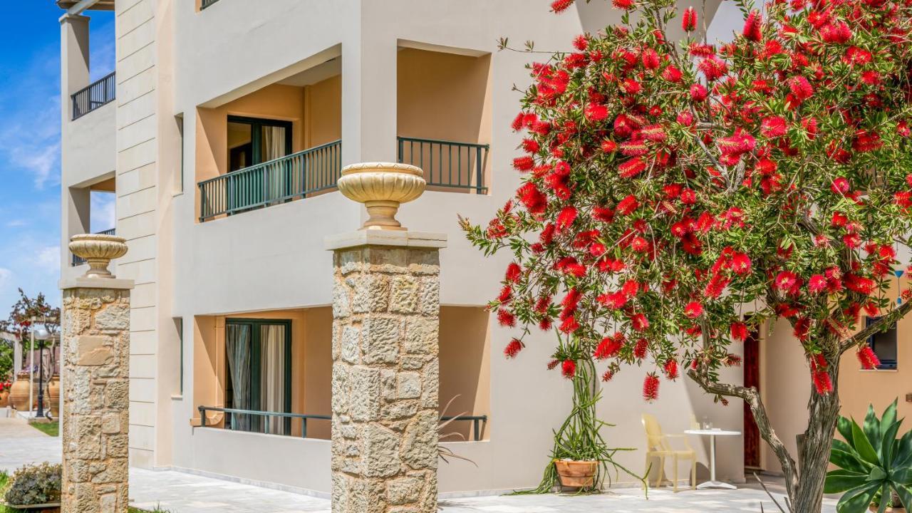 Golden Bay Hotel Apartments มาเลีย ภายนอก รูปภาพ